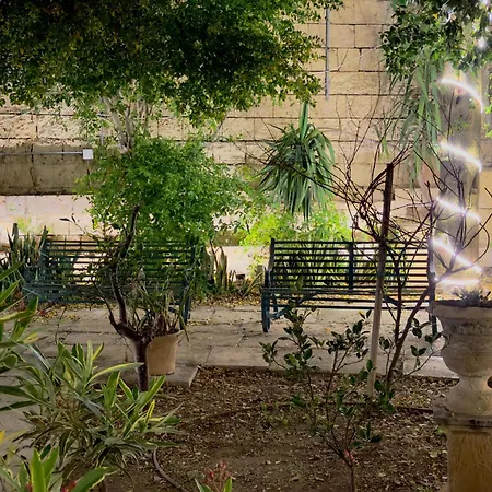 Palazzo Dei Fiori Since 1883 * Balzan